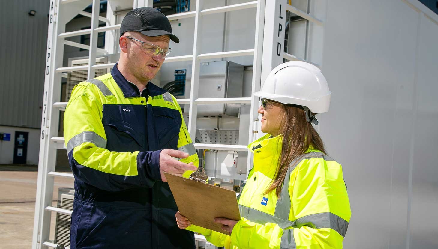 oeg-workers-certification-1460x830
