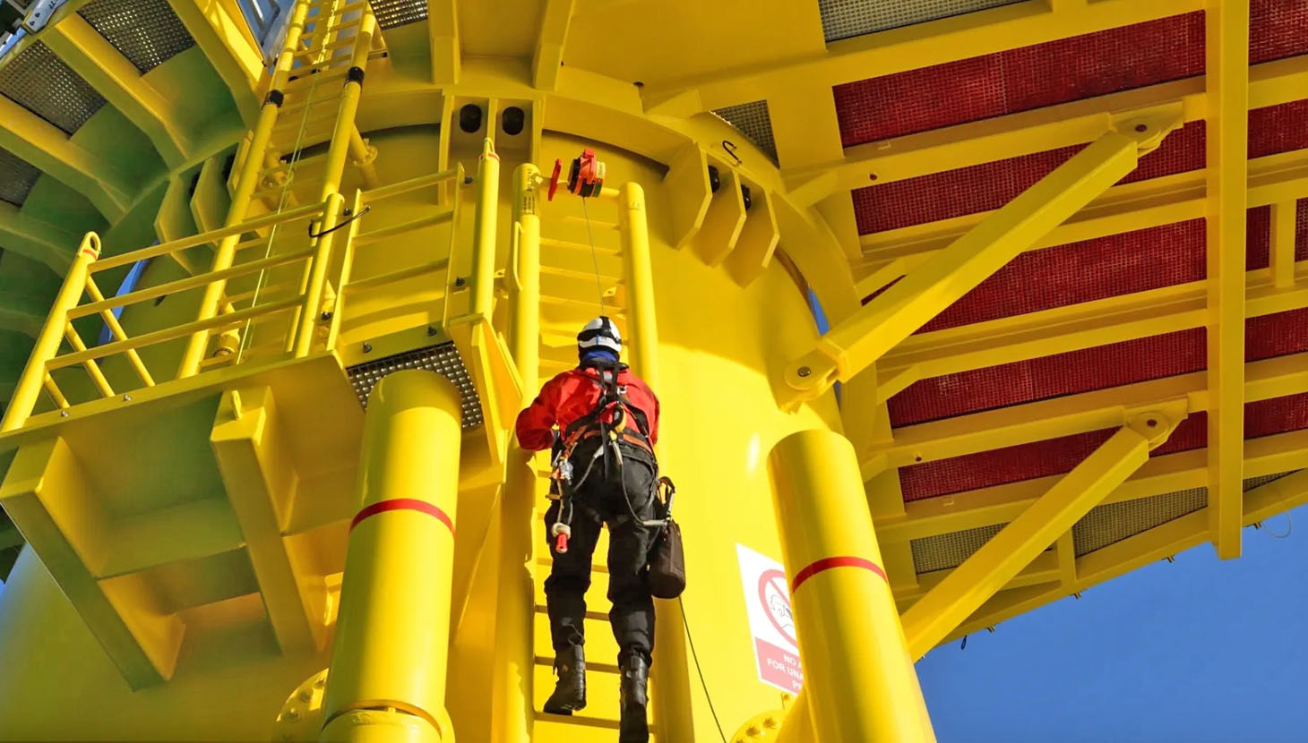 Wind turbine engineers working