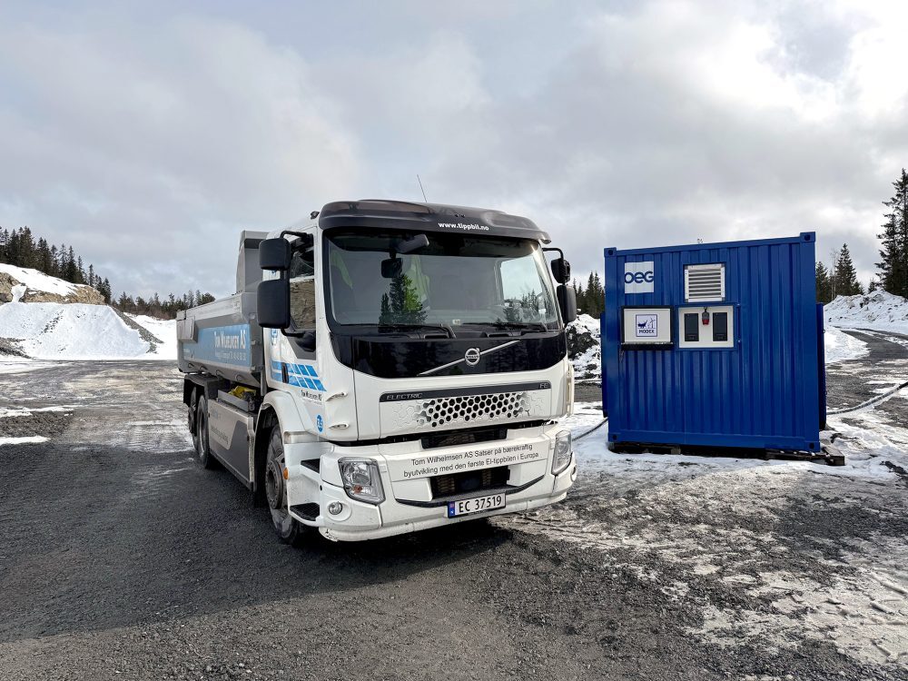 OEG's Charge Hub container out on site in Norway.