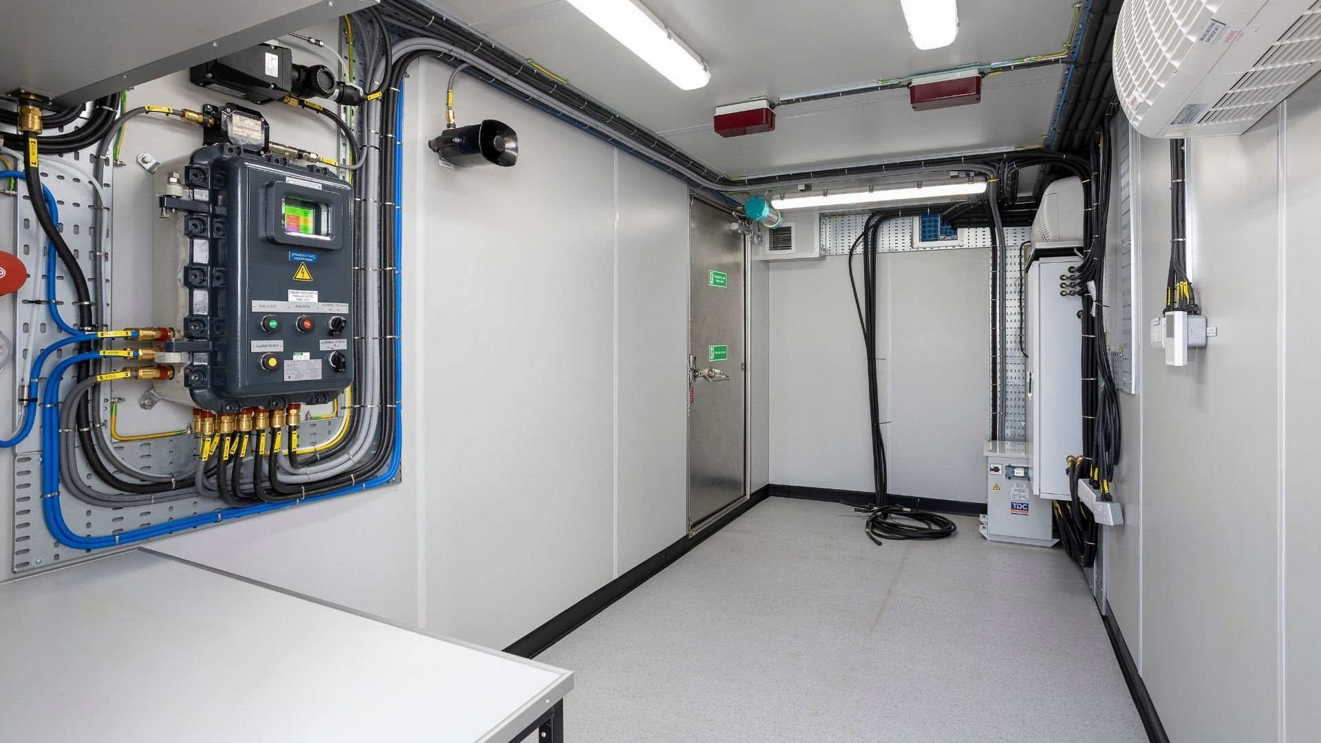 oeg-case-study-a60-rov-and-workshop-module-1920x1080-2