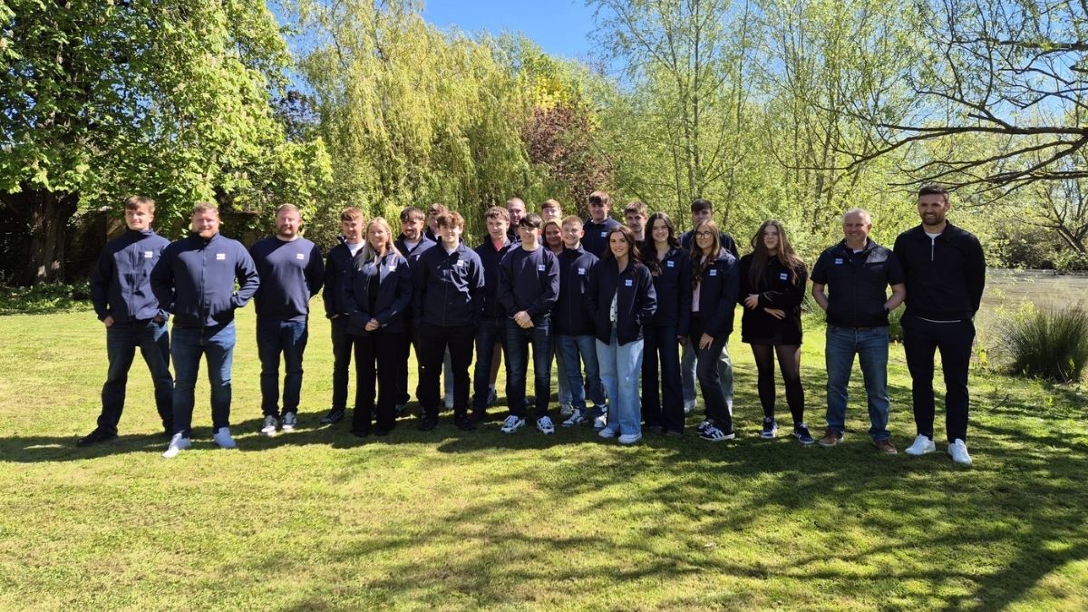 Group photo of OEG and Ørsted’s apprenticeship intake from 2025.