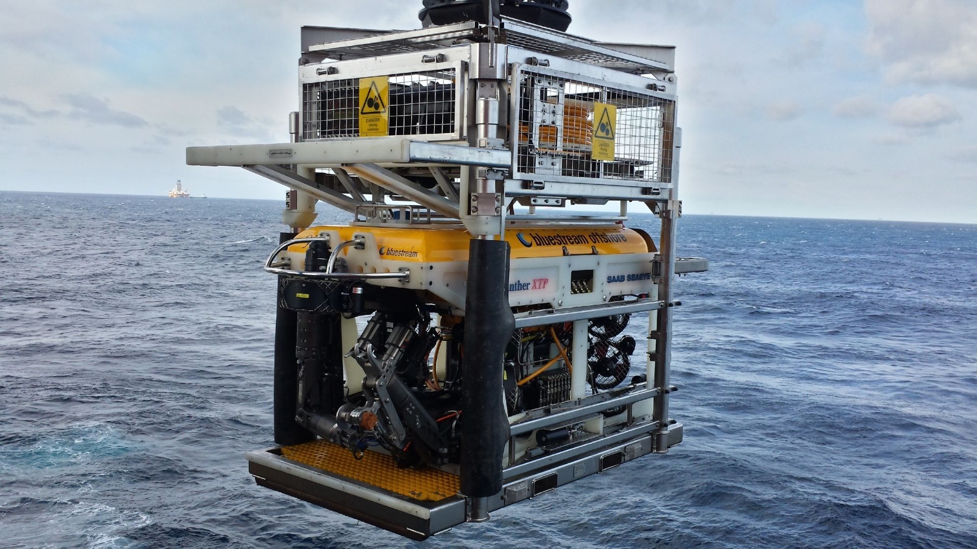 oeg-offshore-inspection-campaigns-uav-rov-1920x1080 (1)